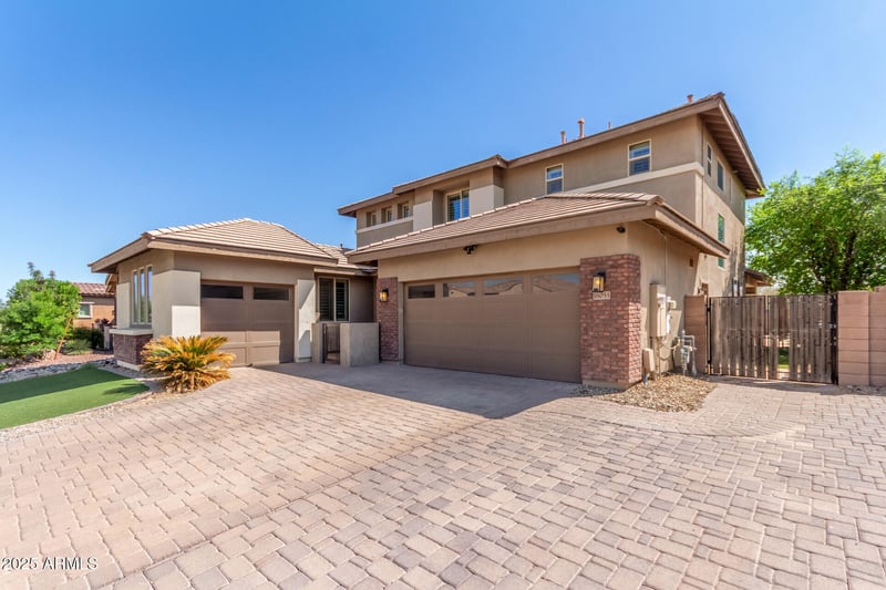 16055 Cameron Dr, Surprise, AZ 85379