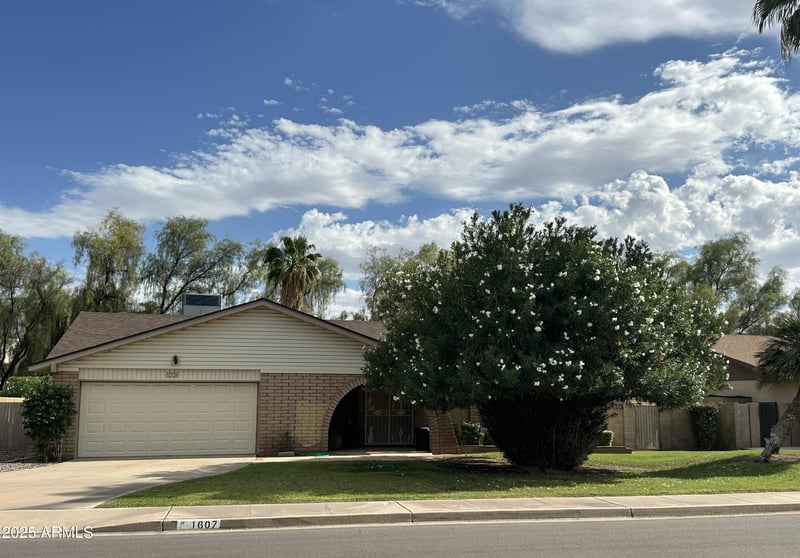 1607 Libra Dr, Tempe, AZ 85283