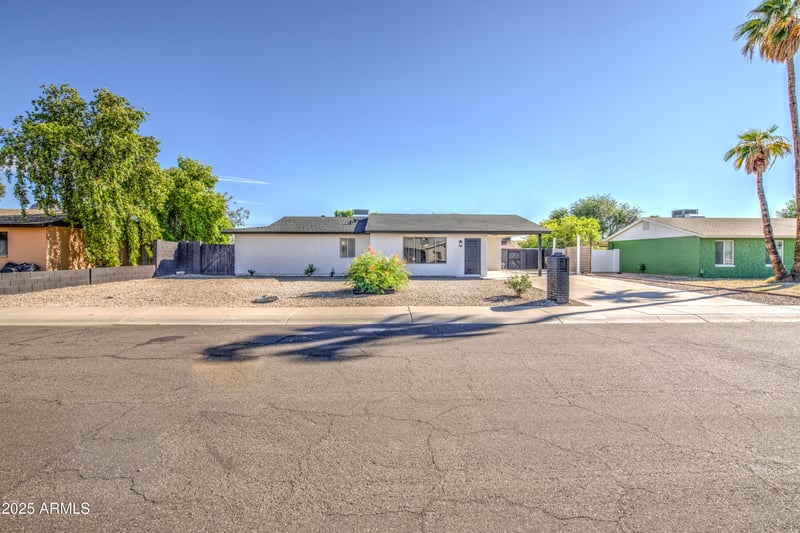 1607 Rockwood Dr, Phoenix, AZ 85027
