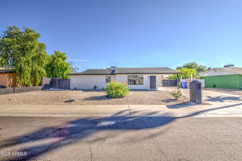 1607 Rockwood Dr, Phoenix, AZ 85027