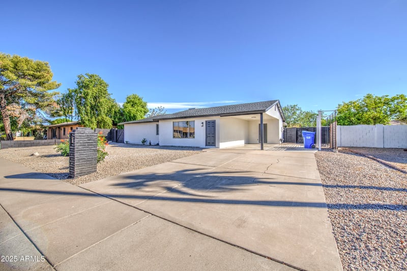 1607 Rockwood Dr, Phoenix, AZ 85027