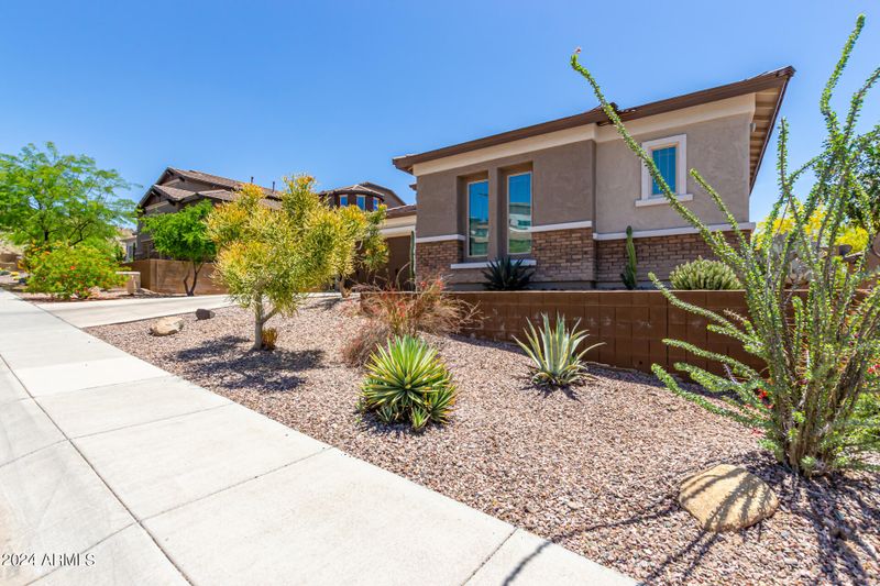 1607 W Bent Tree Dr, Phoenix, AZ 85085