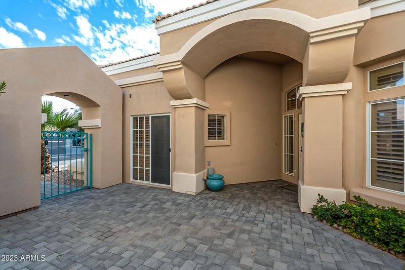 16070 S 11th Pl, Phoenix, AZ 85048