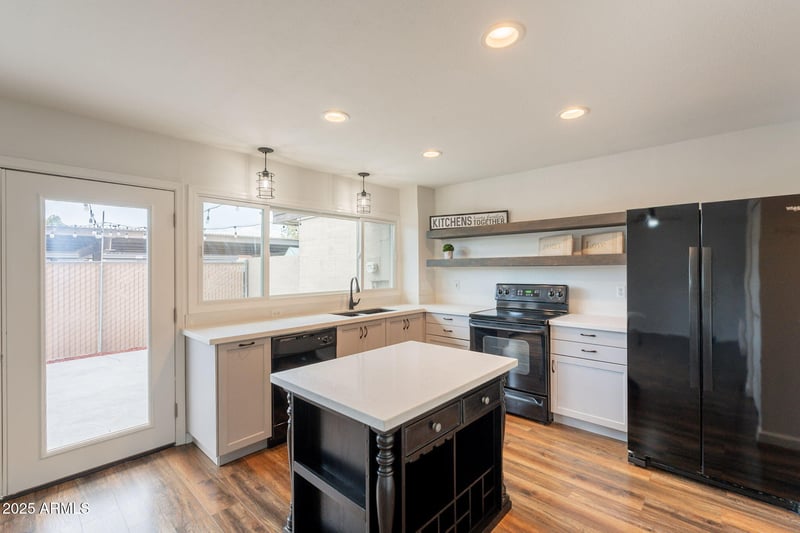 1608 Baker Dr, Tempe, AZ 85282