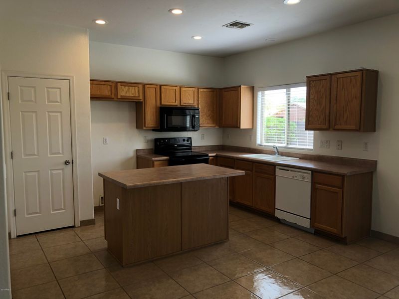 1608 S 80th Ln, Phoenix, AZ 85043