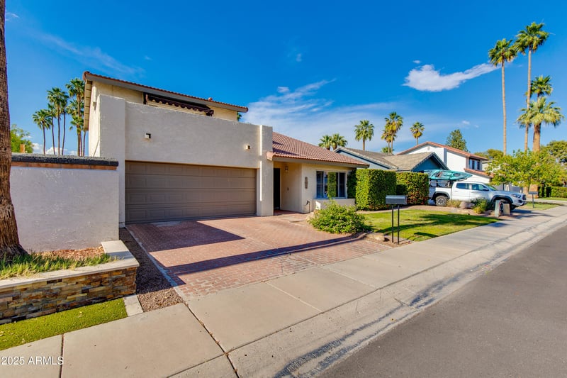1608 Weathervane Ln, Tempe, AZ 85283