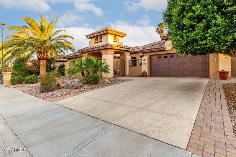16081 Piccadilly Rd, Goodyear, AZ 85395