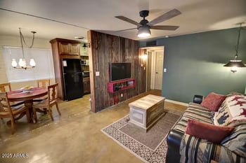 161 2nd Ave, Mesa, AZ 85210