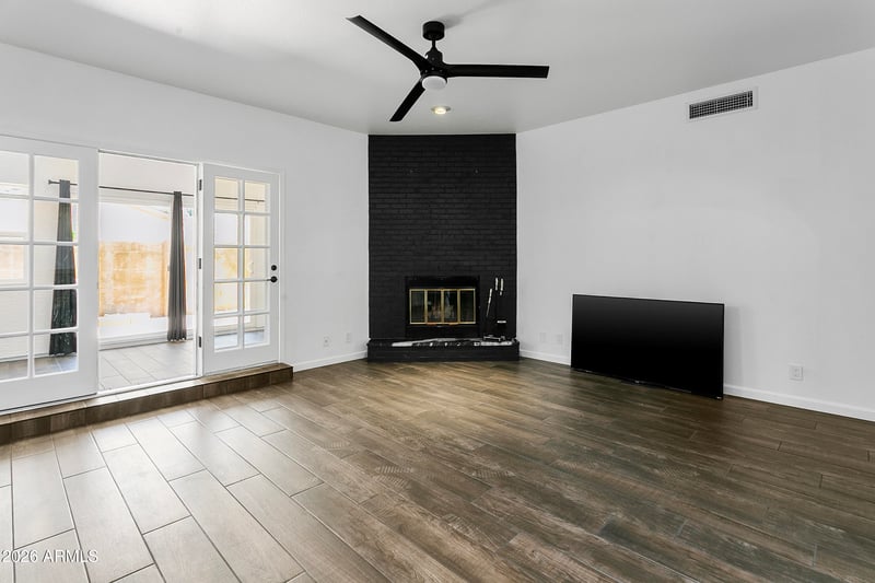 1610 Stapley Dr #111, Mesa, AZ 85203