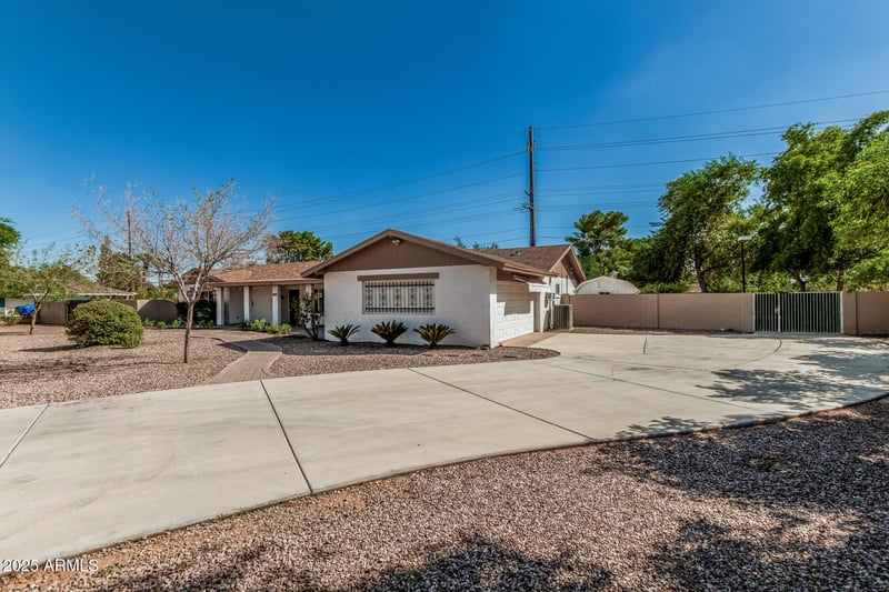 1611 Greenway St, Mesa, AZ 85203