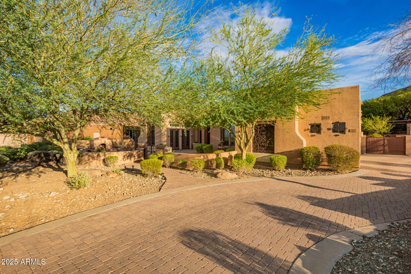 1611 Pearce Rd, Phoenix, AZ 85041