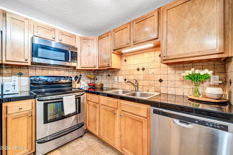 1611 W Willow Ave, Phoenix, AZ 85029