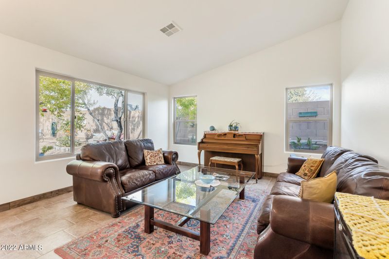 1612 E Tonopah Dr, Phoenix, AZ 85024