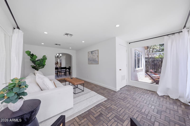 1614 Palmcroft Way SE, Phoenix, AZ 85007