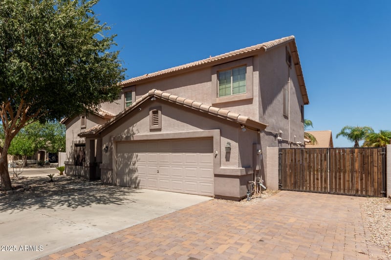 1614 Vernoa St, San Tan Valley, AZ 85140