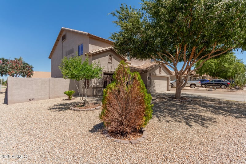 1614 Vernoa St, San Tan Valley, AZ 85140