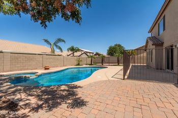 1614 Vernoa St, San Tan Valley, AZ 85140