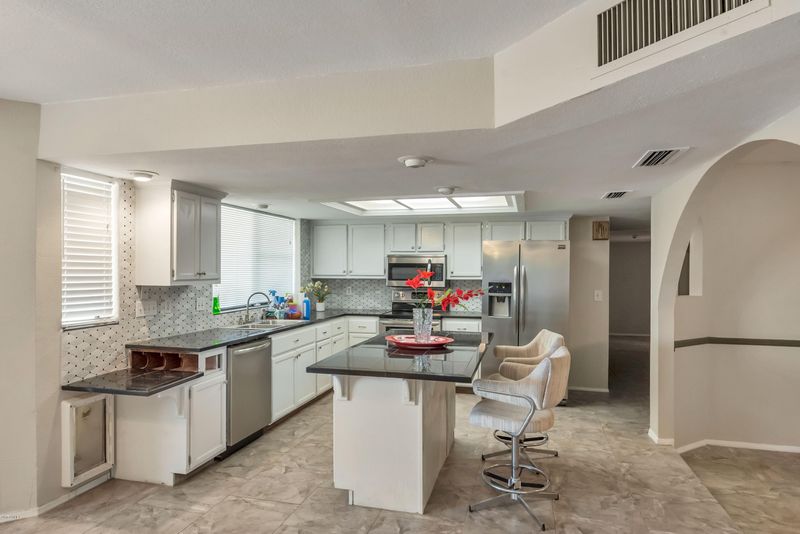 1615 E Glade Ave, Mesa, AZ 85204