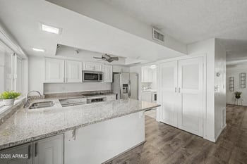 1615 Newport Dr, Tempe, AZ 85282