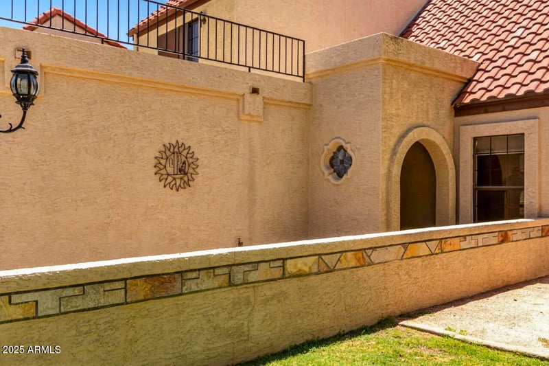 1615 Redmon Dr, Tempe, AZ 85283