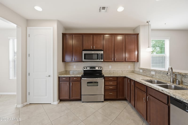 16152 W Desert Flower Dr, Goodyear, AZ 85395