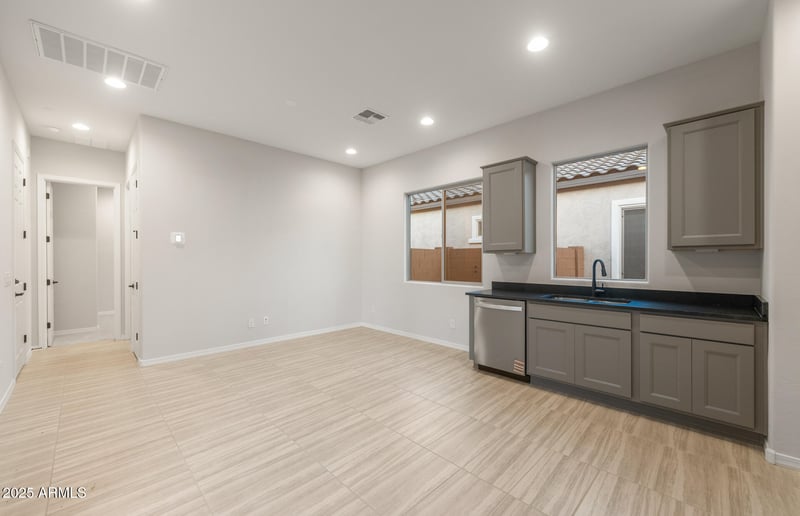 16158 Red Bird Rd, Surprise, AZ 85387