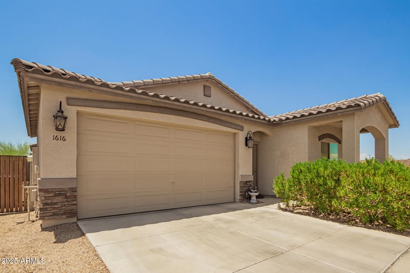 1616 Aryelle Rd, Apache Junction, AZ 85119