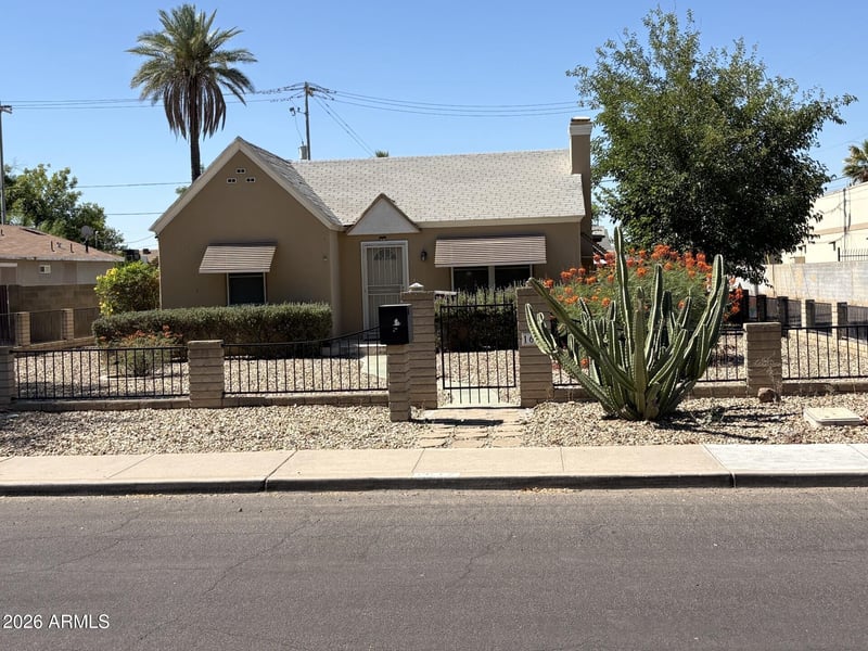 1617 E Earll Dr, Phoenix, AZ 85016