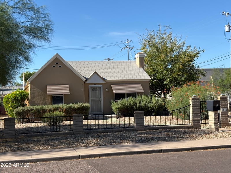1617 E Earll Dr, Phoenix, AZ 85016