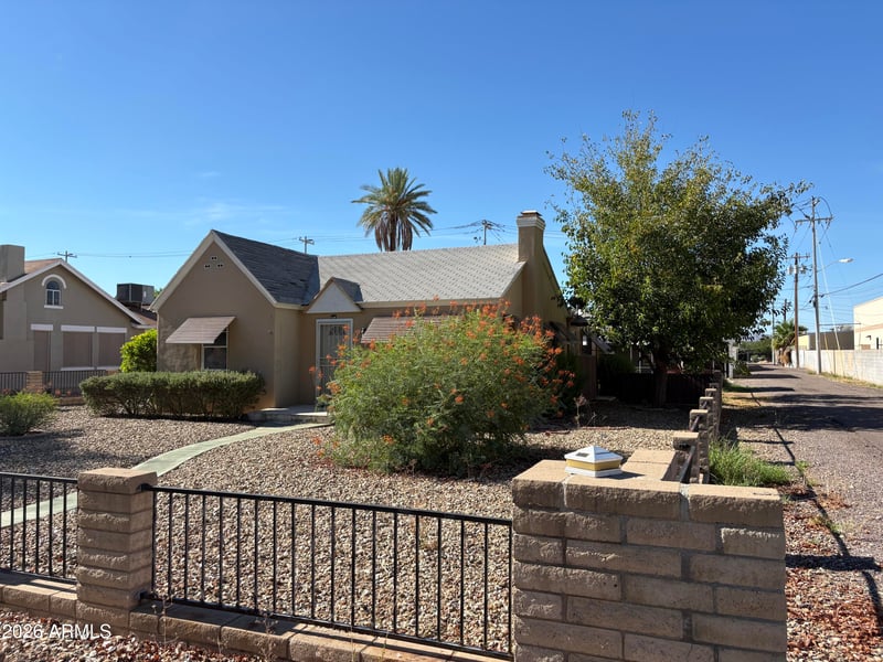 1617 E Earll Dr, Phoenix, AZ 85016