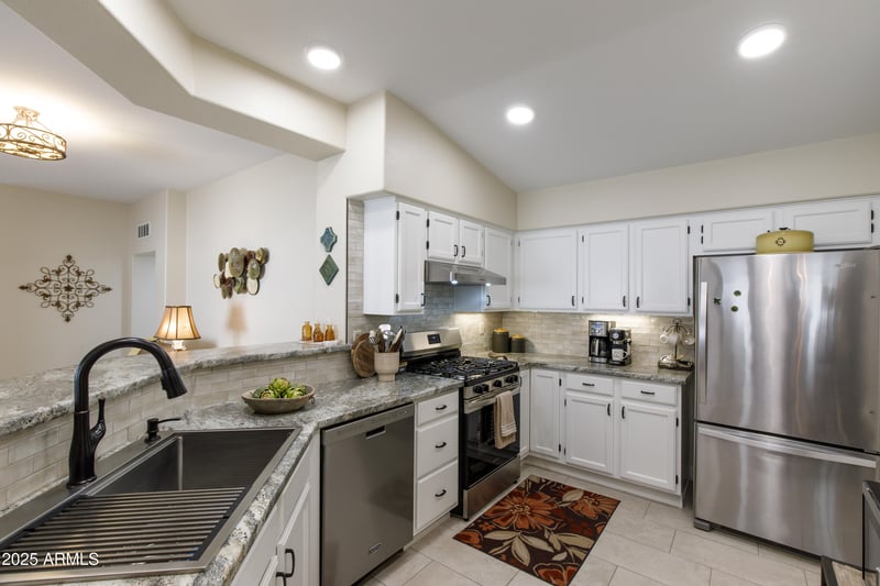 16170 Vista North Dr, Sun City West, AZ 85375