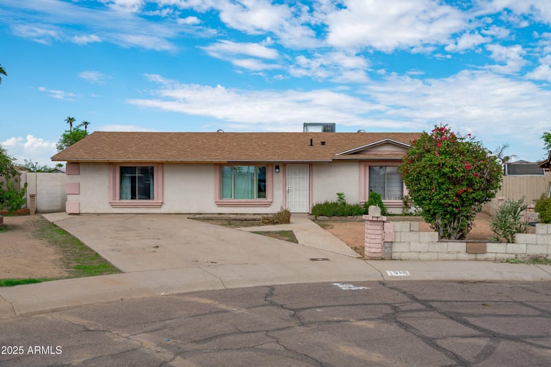 1618 52nd Dr, Phoenix, AZ 85035