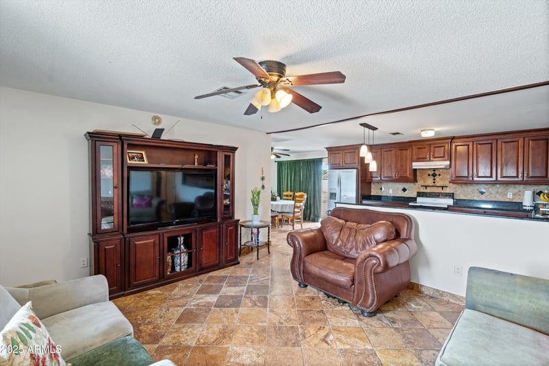 1618 52nd Dr, Phoenix, AZ 85035