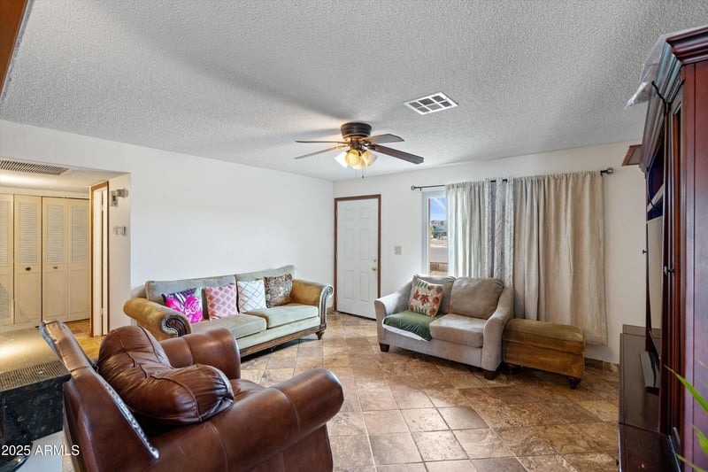1618 52nd Dr, Phoenix, AZ 85035