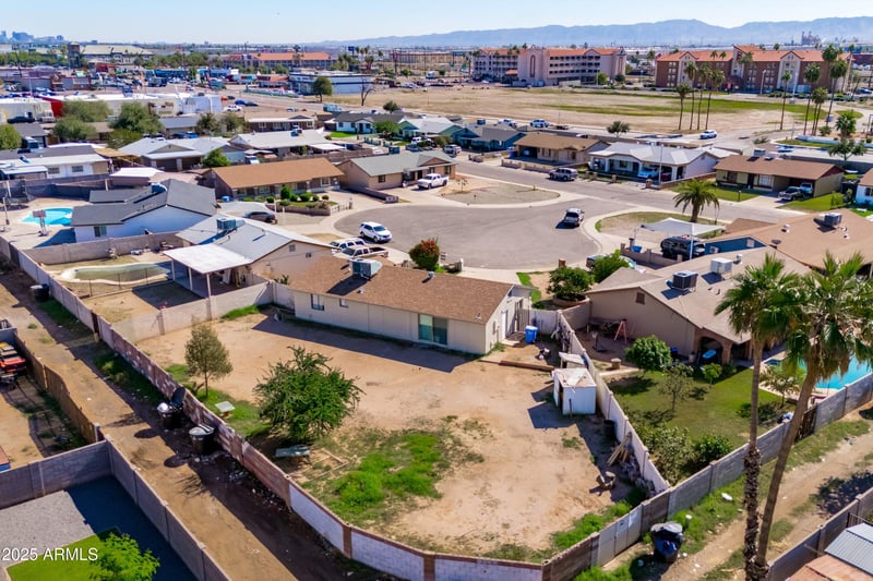 1618 52nd Dr, Phoenix, AZ 85035