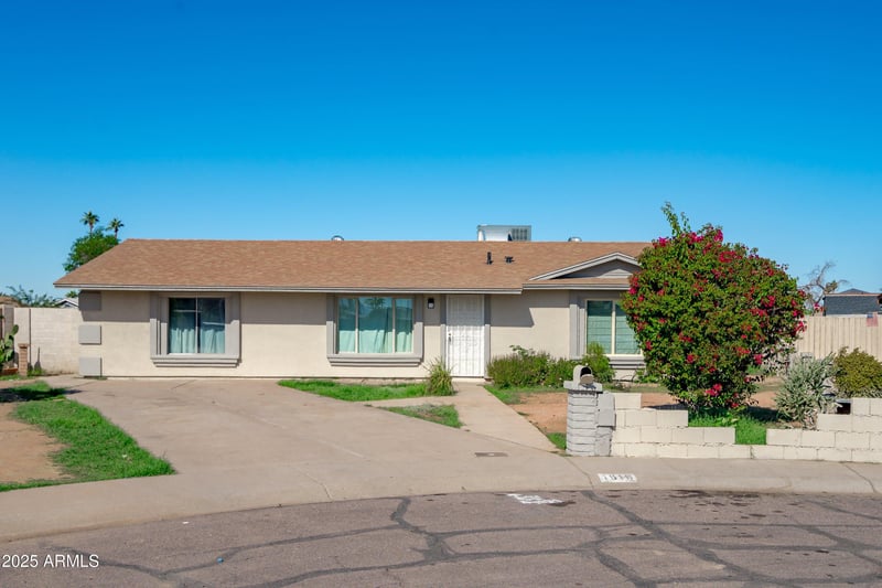 1618 52nd Dr, Phoenix, AZ 85035