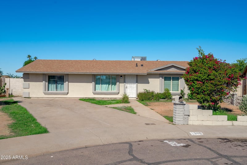 1618 52nd Dr, Phoenix, AZ 85035