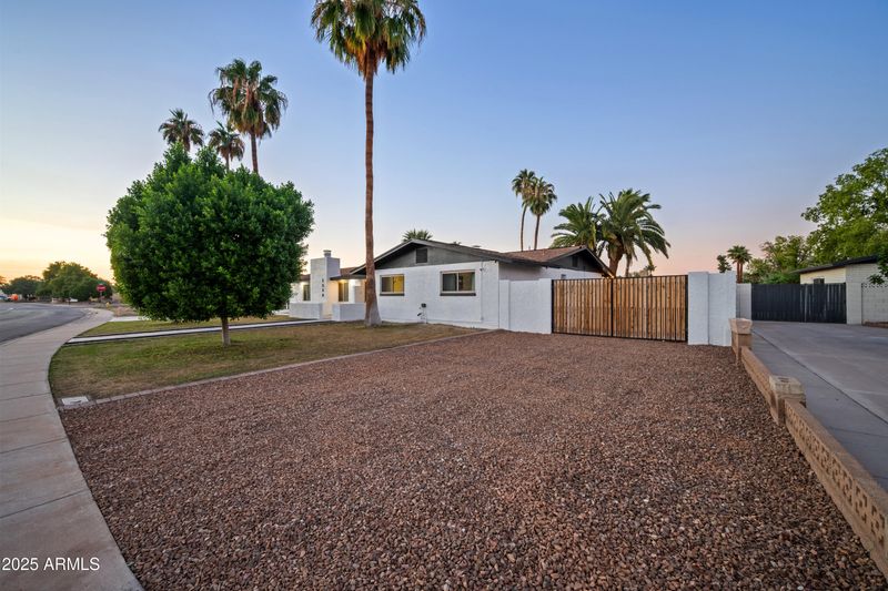 1618 E Greenway St, Mesa, AZ 85203