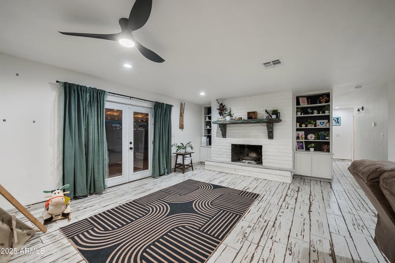 1618 Greenway St, Mesa, AZ 85203