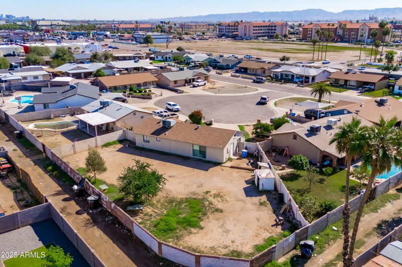 1618 N 52nd Dr, Phoenix, AZ 85035