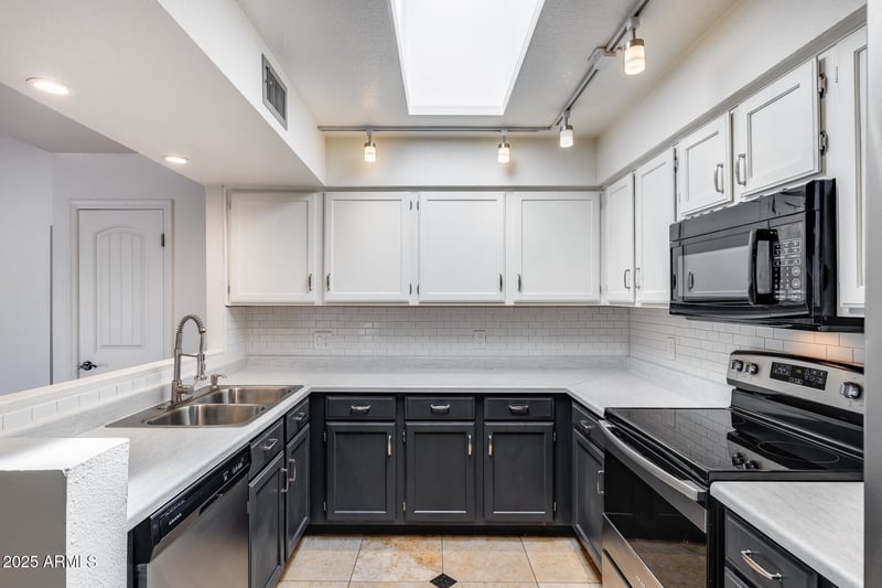 1619 Bluefield Ave, Phoenix, AZ 85022