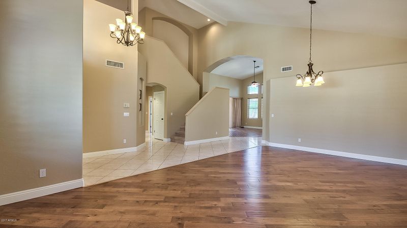 1619 W Thunderhill Dr, Phoenix, AZ 85045