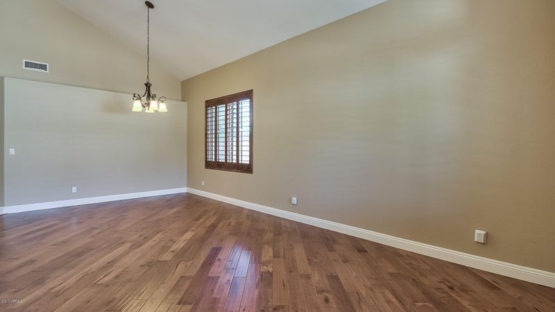 1619 W Thunderhill Dr, Phoenix, AZ 85045
