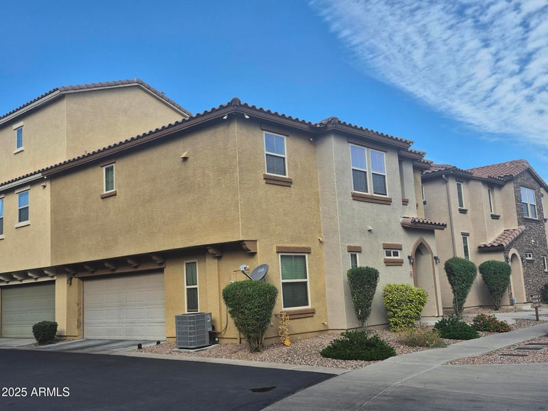 1620 77th Glen, Phoenix, AZ 85035