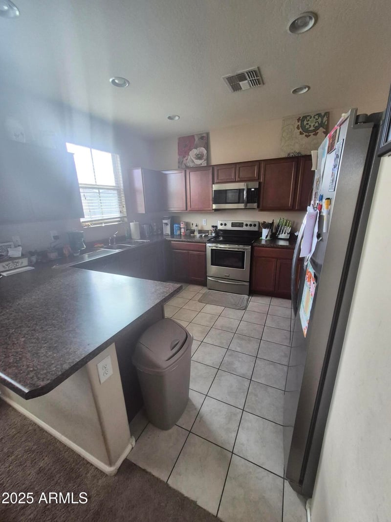 1620 77th Glen, Phoenix, AZ 85035