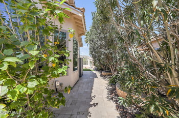 1620 Silverwood Dr, Phoenix, AZ 85048