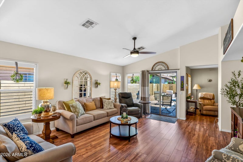 16209 Mauna Loa Ln, Surprise, AZ 85379