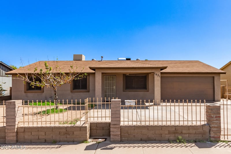 1621 56th Dr, Phoenix, AZ 85035