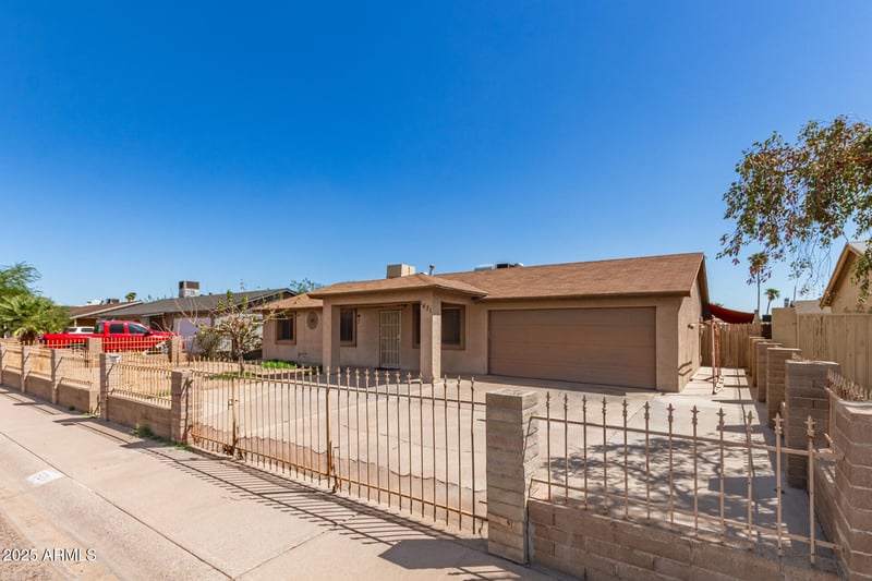 1621 56th Dr, Phoenix, AZ 85035