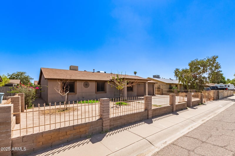 1621 56th Dr, Phoenix, AZ 85035